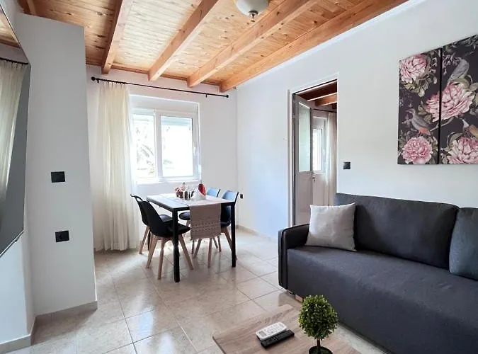 بيت للعطل Kosaris Zipárion